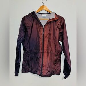 Columbia Maroon Ombre Windbreaker sz M  NEW!